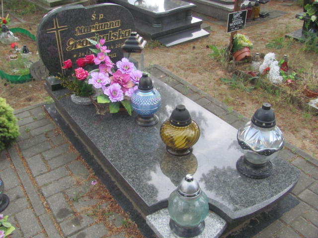 Grób Marianna Grochalska