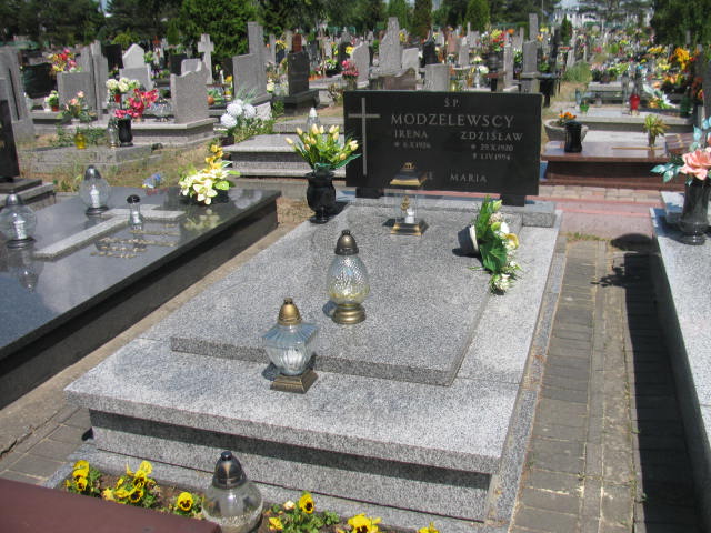 Grób Zdzisław Modzelewski