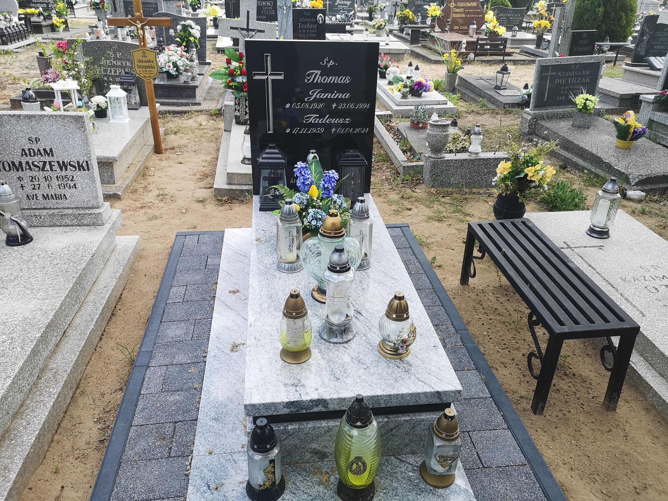 Grób Tadeusz Thomas
