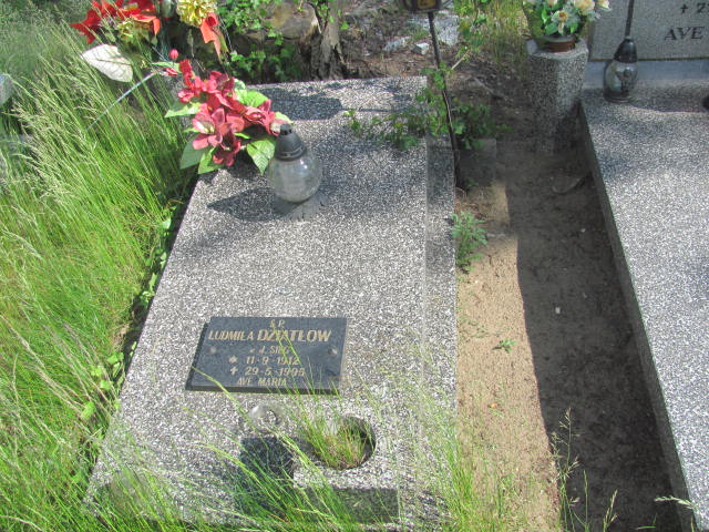 Grób Ludmiła Dziatłow