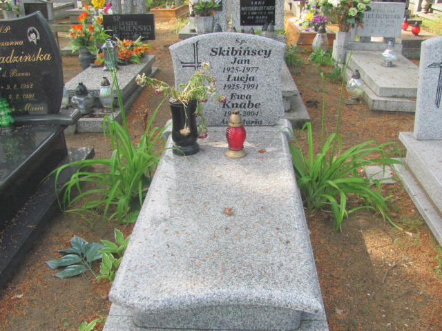 Grób Ewa Knabe