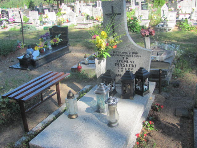 Grób Krzysztof Piasecki