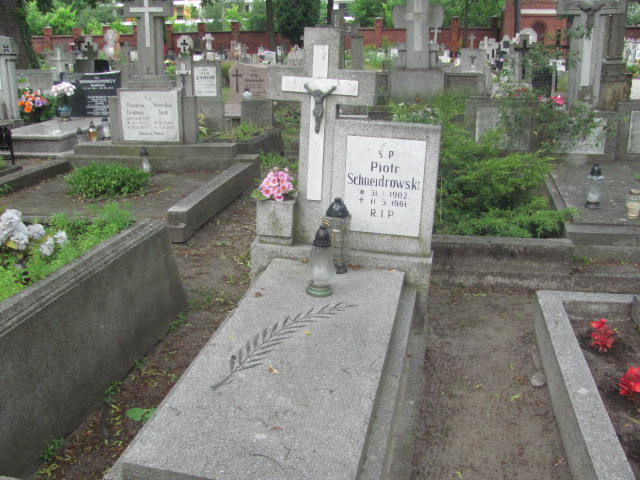 Grób Piotr Schneidrowski