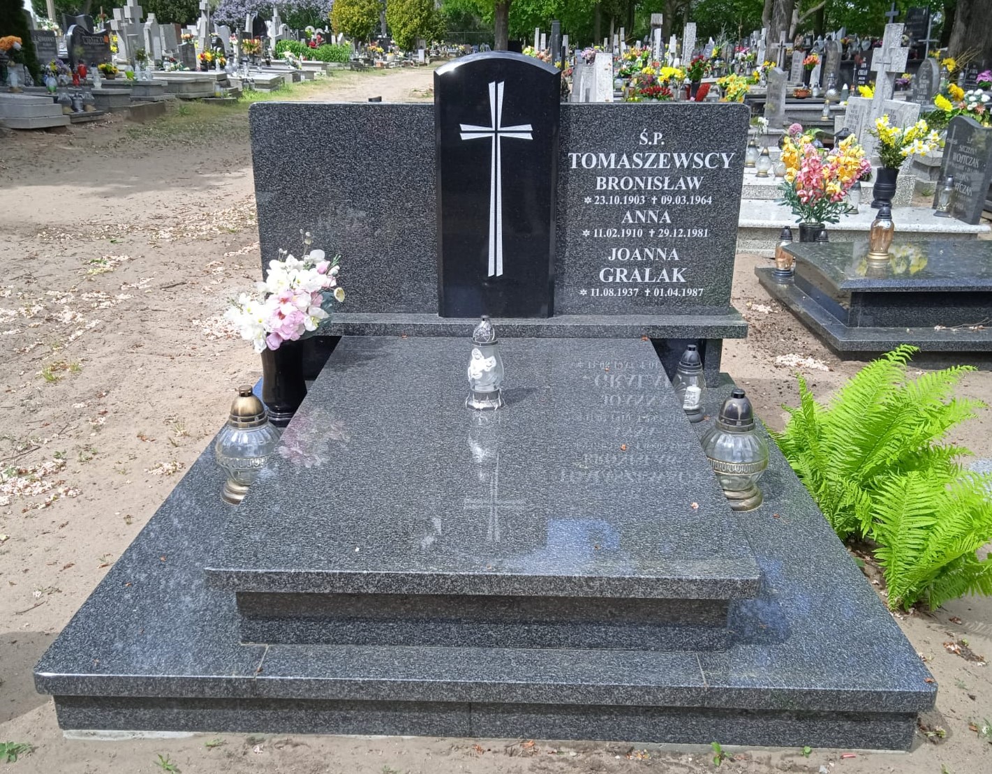 Grób Joanna Gralak
